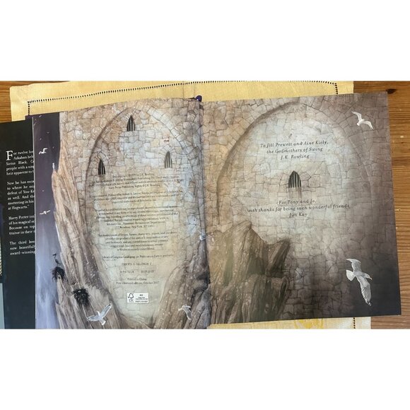 Harry Potter and the Prisoner of Azkaban Illustrated First Edition Hardcover - Picture 2 of 4